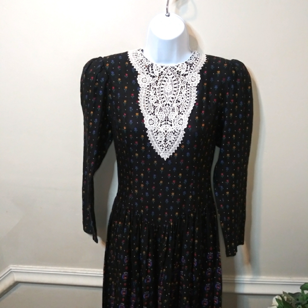 Rare Vintage Gunne Sax Cottageore Style Lace Collared Black Floral Midi Dress - Picture 2 of 14